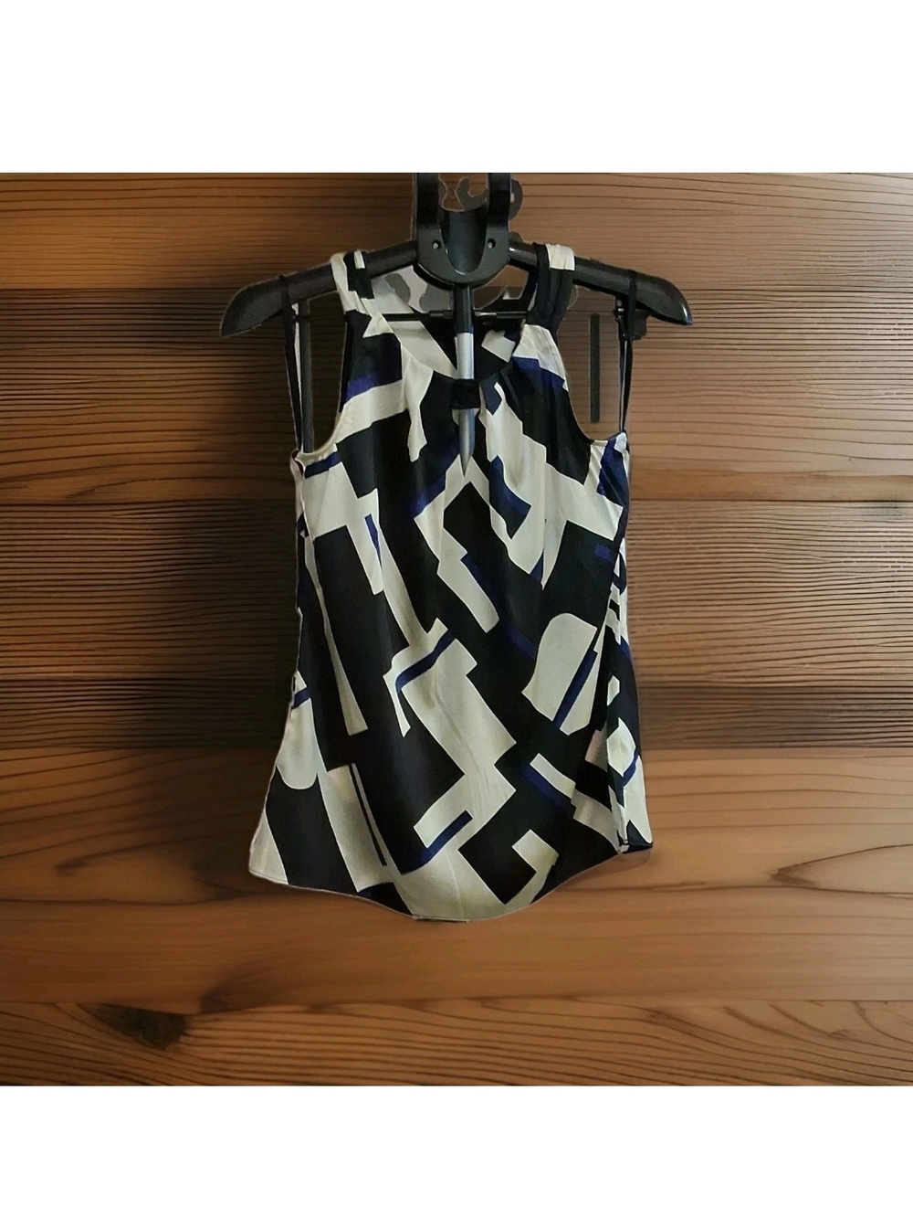 Woven Geometric Print Sleeveless Top - Black & White
